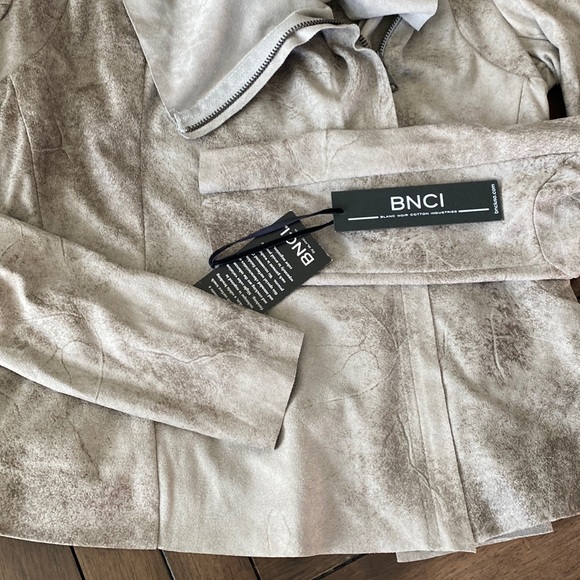 🍁Sold🍁 BNCI by Blanc Noir🍁 Drape front Faux suede Jacket🍁 - Picture 2 of 9